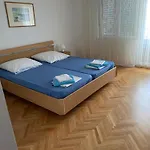 Apartment Sea View Manda