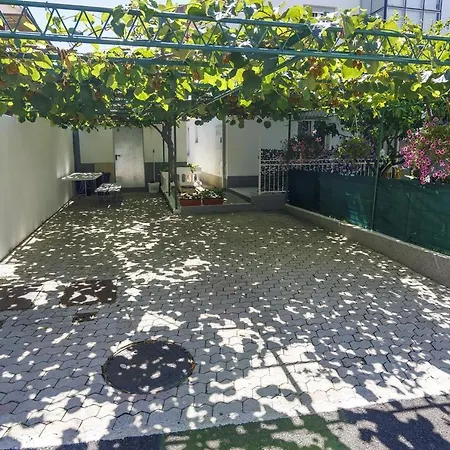 Sea View Manda Apartament *