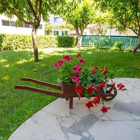 Sea View Manda Lägenhet *